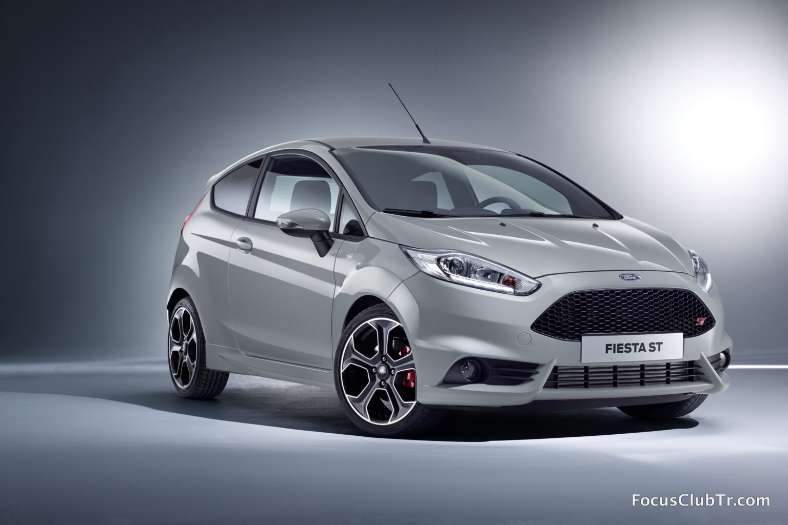 2016 Ford Fiesta ST200 Tanıtıldı (200 PS)