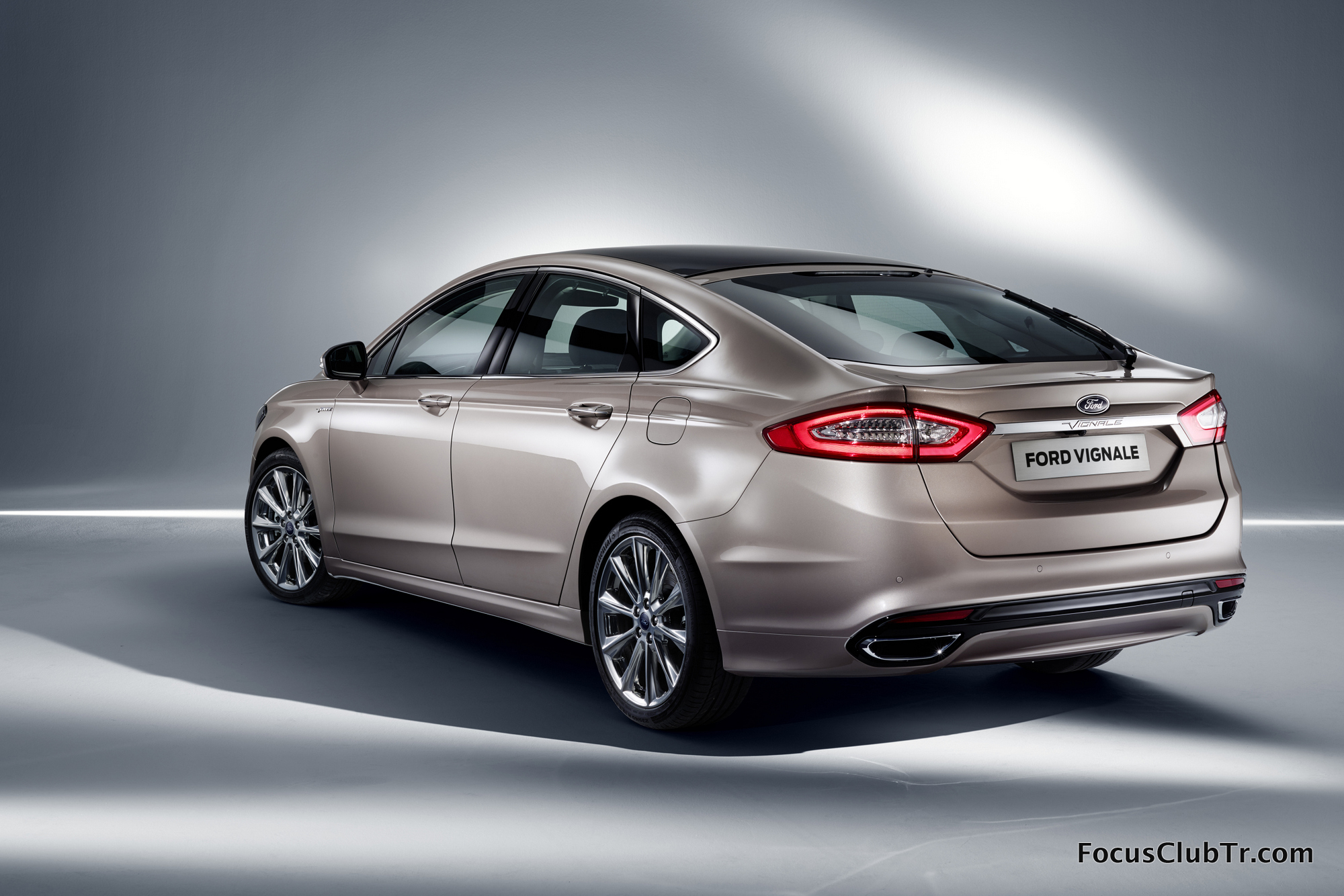 New Ford Mondeo Vignale review | Auto Express