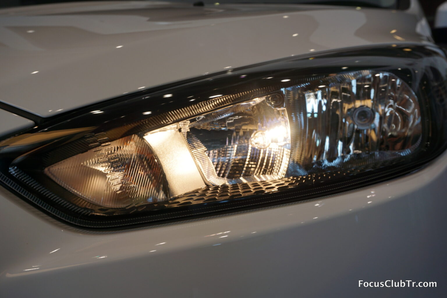 Ford Focus Mk3 MCA Gündüz Farı