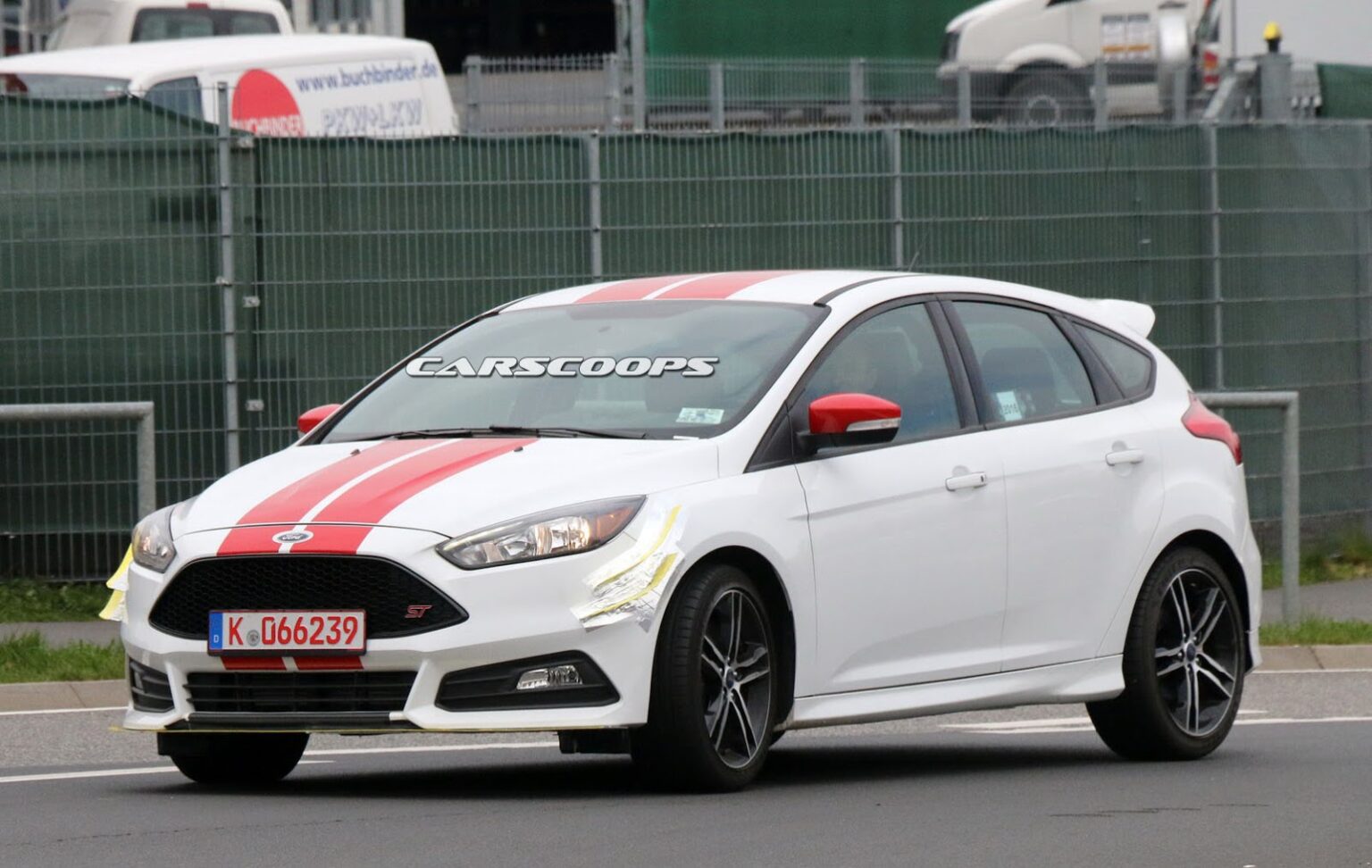 Ford Daha Güçlü Focus ST Mi Test Ediyor?