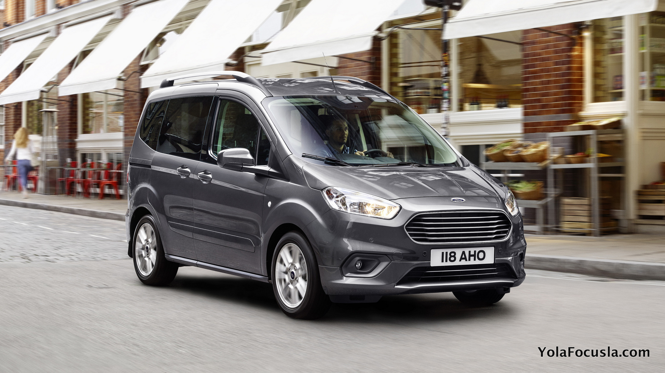 2018-Ford-Tourneo-Courier_3Y.jpg